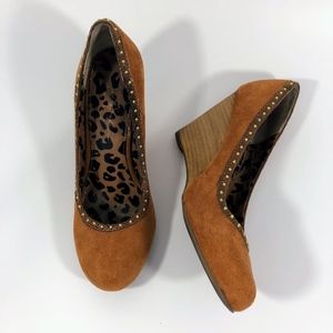⬇️$20 Jessica Simpson suede wedges camel color 7.5
